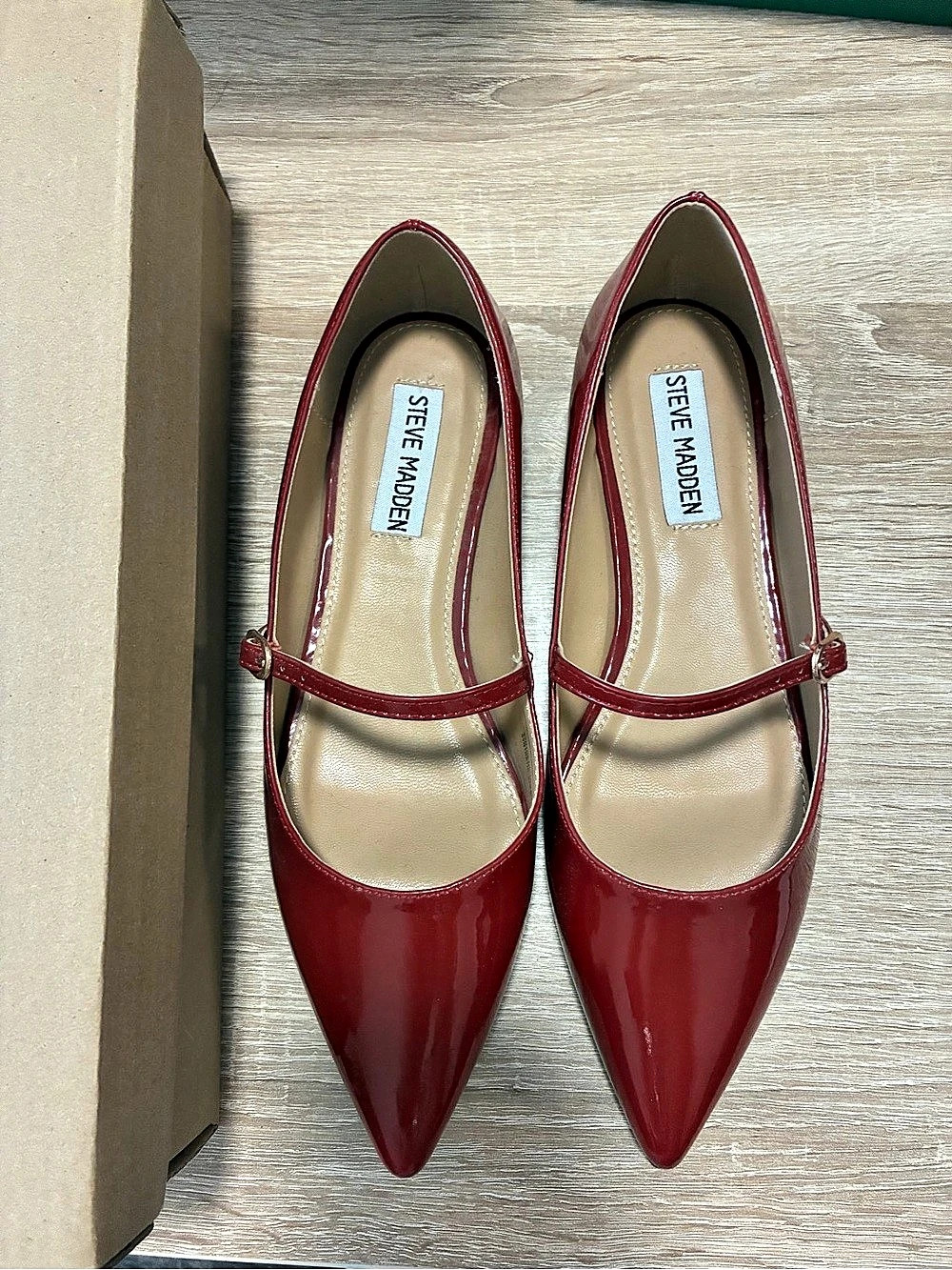 NWT Steve Madden DIVE Red Patent Mary Jane Flats Size 7